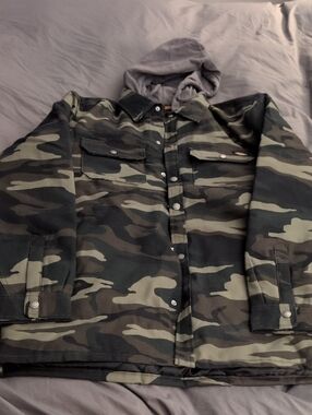 Dickies Men's Camouflage Field Jacket with Hood - Green & Brown Size Large